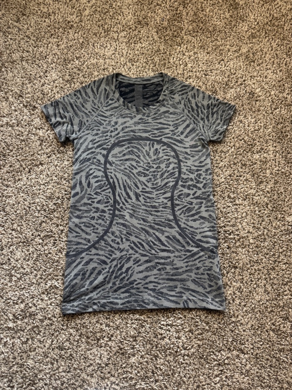lululemon swiftly tech short sleeve 2.0 primal clash black/gull grey pattern